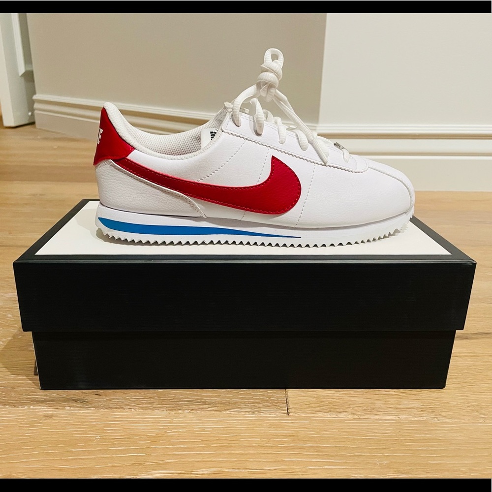 NIKE Cortez Big Kids retro size 6.5Y NWOT